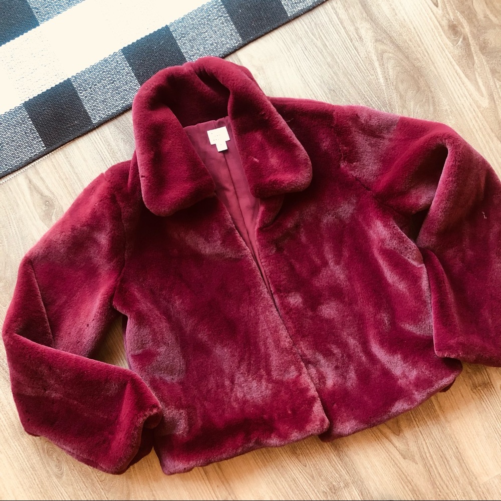 ✨red faux fur bomber✨